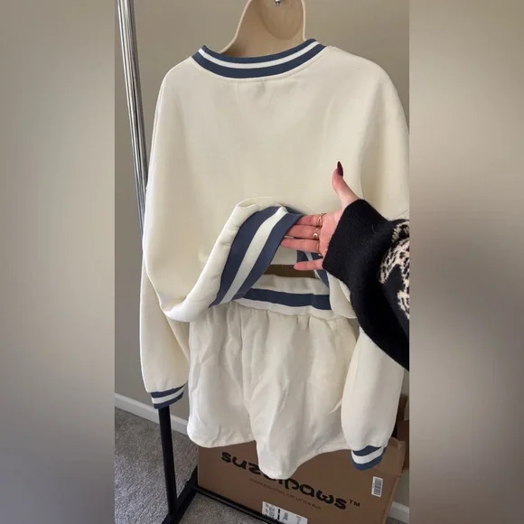 Gold Hinge White and Blue Sweatshirt and Shorts Set - Picture 4 of 7